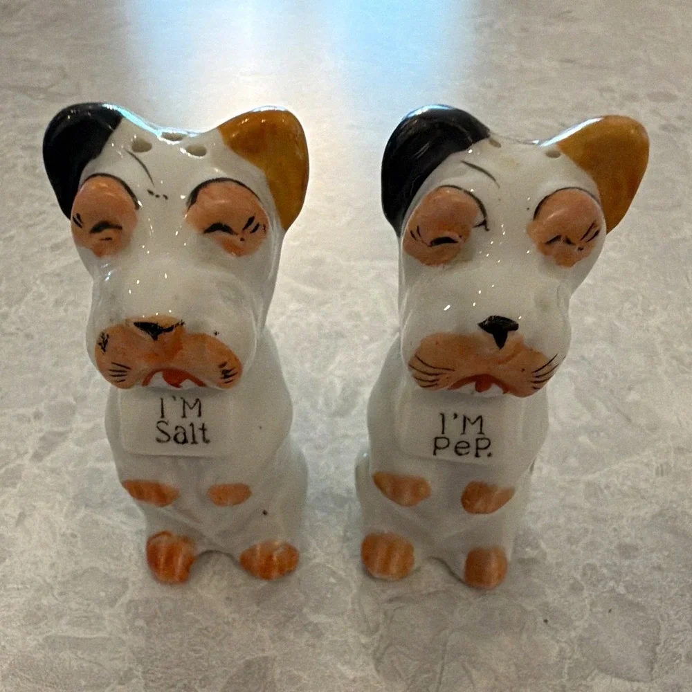 Vintage Ceramic Dog Novelty Salt & Pepper Shakers Set 2pc Hand Painted Japan 67